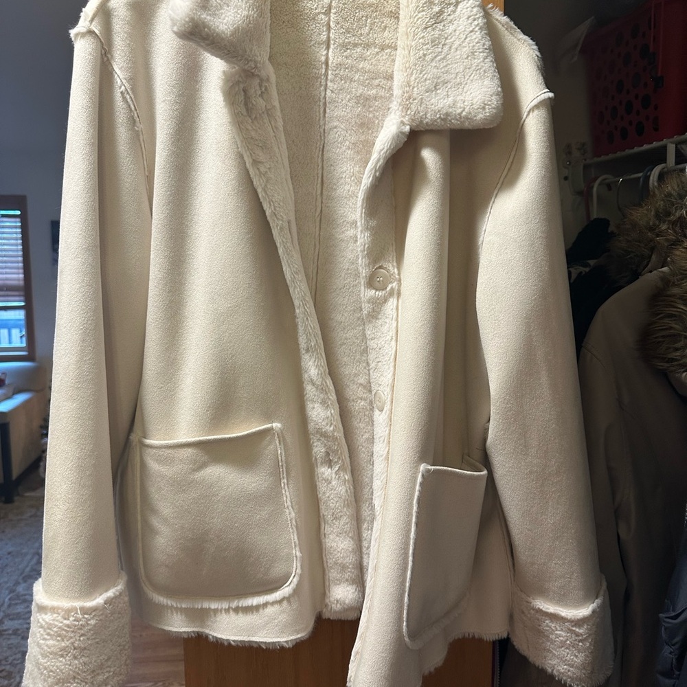 Reversible fake fur fake suede jacket